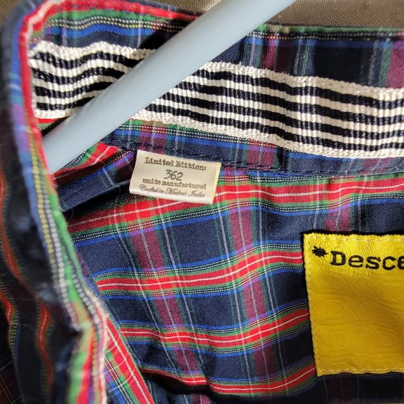 Like New! ⭐ Limited Edition ⭐ Descendant of Thieves ⭐ Long Sleeve Button Up - Picture 5 of 8